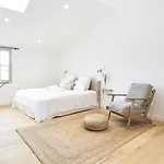 Maison 1634 - Petit-dejeuner Offert, Parking, Centre A Pied, Piscine, Climatisation, Cuisine