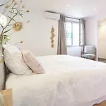 Maison 1634 - Petit-dejeuner Offert, Parking, Centre A Pied, Piscine, Climatisation, Cuisine Отель типа 
