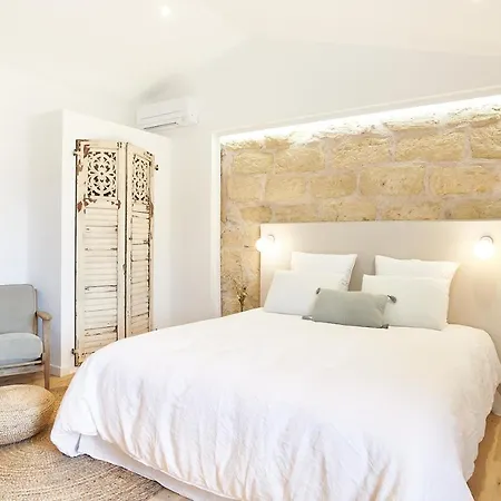 Maison 1634 - Climatisation, Piscine, Parking, Centre Ville, Petit-dejeuner Compris