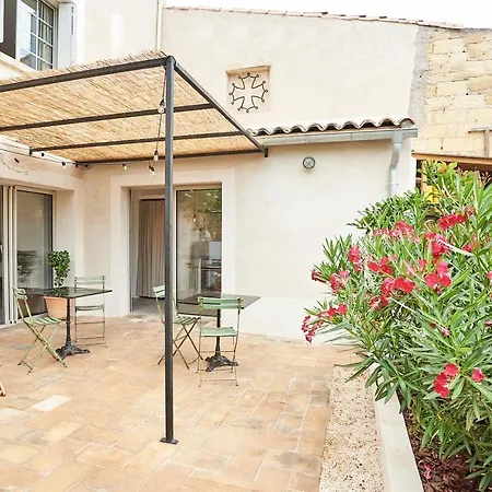 Maison 1634 - Petit-dejeuner Offert, Parking, Centre A Pied, Piscine, Climatisation, Cuisine Pézenas