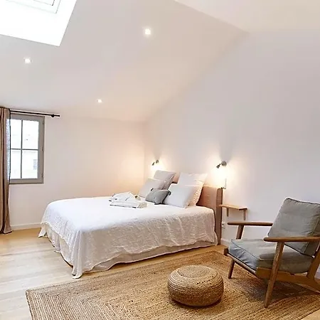 Maison 1634 - Petit-dejeuner Offert, Parking, Centre A Pied, Piscine, Climatisation, Cuisine 4* Pézenas