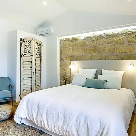 Bed & Breakfast Maison 1634 - Petit-dejeuner Offert, Parking, Centre A Pied, Piscine, Climatisation, Cuisine 4*