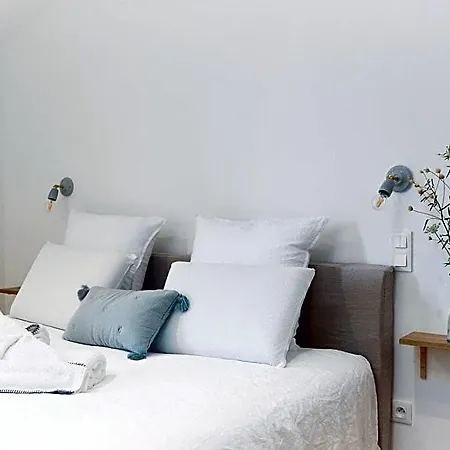 Maison 1634 - Petit-dejeuner Offert, Parking, Centre A Pied, Piscine, Climatisation, Cuisine Bed & Breakfast Pézenas
