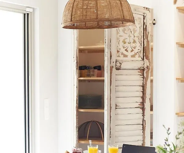 Maison 1634 - Petit-dejeuner Offert, Parking, Centre A Pied, Piscine, Climatisation, Cuisine Bed & Breakfast Pézenas