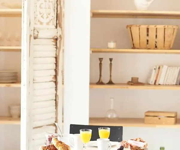 Maison 1634 - Petit-dejeuner Offert, Parking, Centre A Pied, Piscine, Climatisation, Cuisine 4*