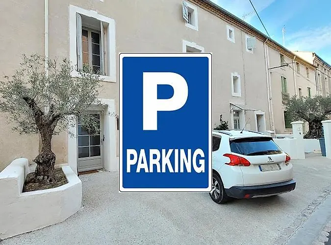 Alojamento de Acomodação e Pequeno-almoço Maison 1634 - Petit-déjeuner Offert, Parking, Centre à Pied, Piscine, Climatisation, Cuisine