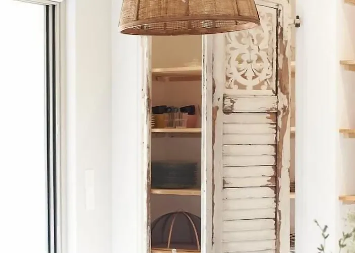 Maison 1634 - Petit-déjeuner Offert, Parking, Centre à Pied, Piscine, Climatisation, Cuisine 4* Pézenas