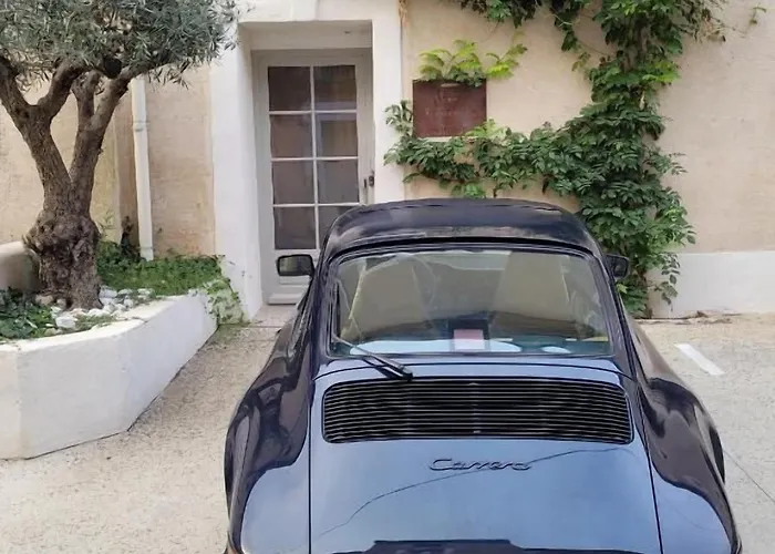 Bed & Breakfast Maison 1634 - Petit-déjeuner Offert, Parking, Centre à Pied, Piscine, Climatisation, Cuisine 4*